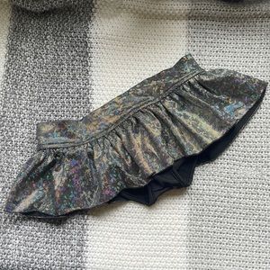 Iheartraves holographic bottoms